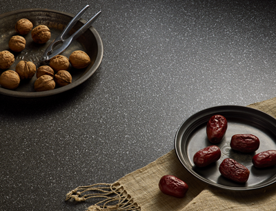 ���e�I�_�[�N�O���[