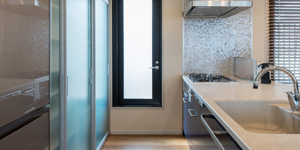 �o�X���[��