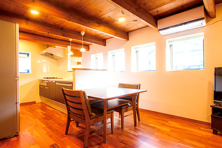 ���̃L�b�`���ƁA�Ǝ��������ŏ��̉�