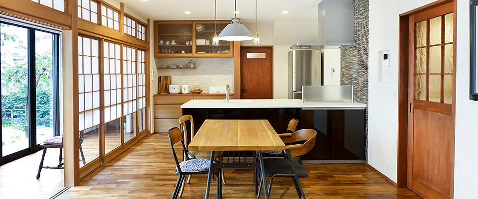 �c����̖ʉe���c���Ȃ���Ƒ�4�l�̕�炵�Ƀt�B�b�g����Z�݌p�����Ƃ�