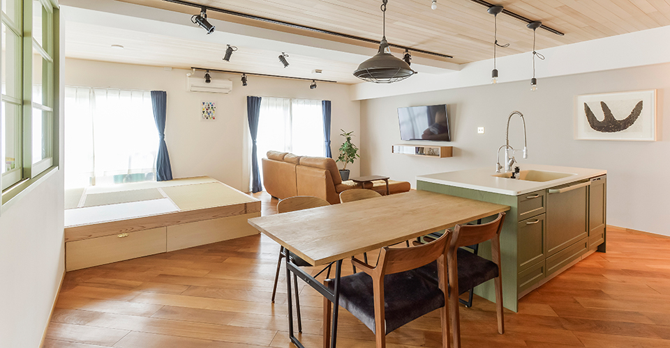 ���R�f�ނɈ͂܂ꂽ�I�[�v��LDK