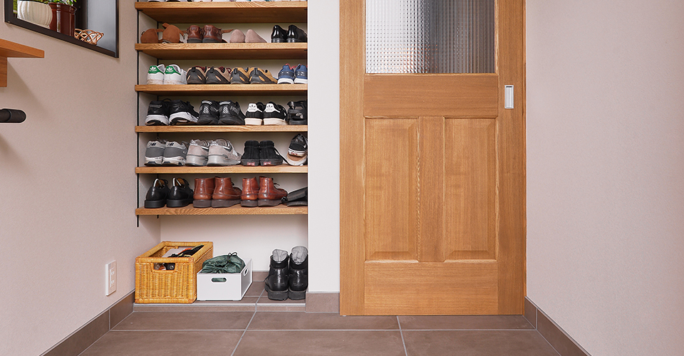 ���ƊO����s�����ł��鏟����t���̔[��