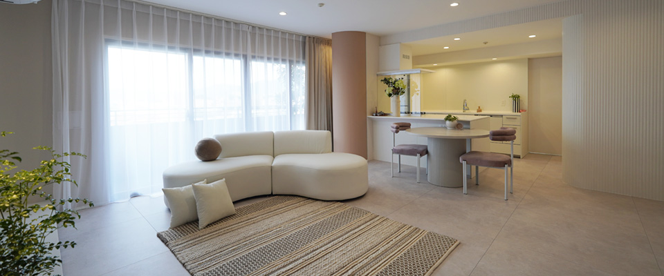 �`���A�E�g�@�[���Ɩ؂ƌ��̂��炩���ɕ�܂�ĕ�炷�[