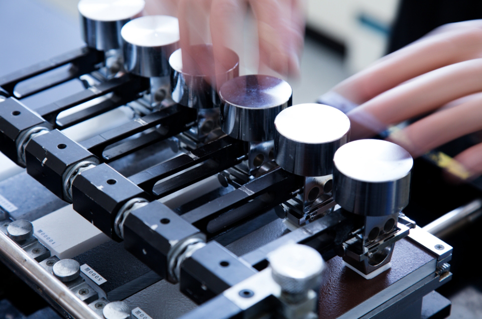 DEVELOPMENT & QUALITY�F�ʐ^